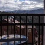 Panorama Gór - Centrum Miasta Z Widokiem Na Szrenicę