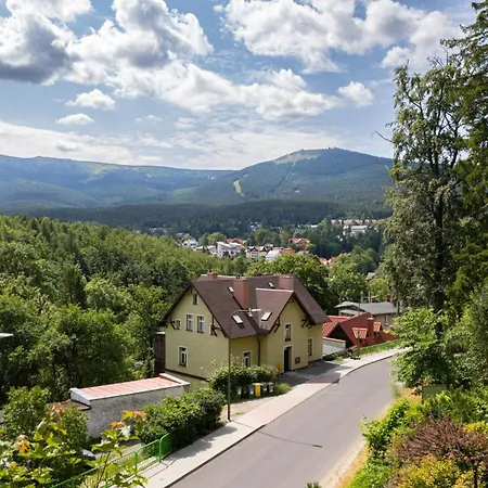 Panorama Gor - Centrum Miasta Z Widokiem Na Szrenice Apartmán Sklářská Poruba