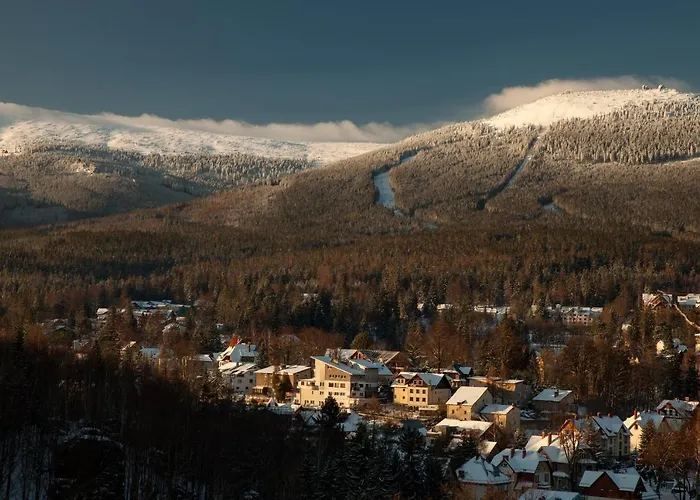 Panorama Gor - Centrum Miasta Z Widokiem Na Szrenice Szklarska Poręba